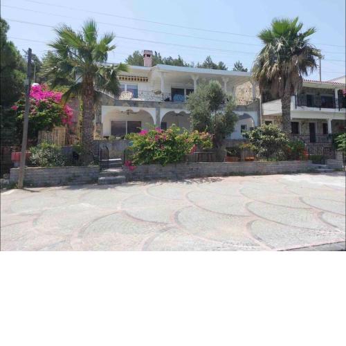 Bodrum’da Özel İskeleli 4+1 Yalı Dairesi