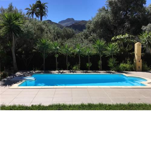 Bohemian Hideaway Finca - Exotic Retreat