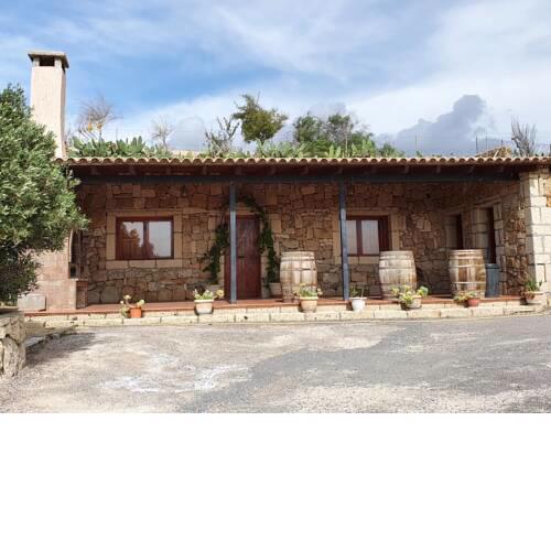 Bonita Casa Cueva del Olivo