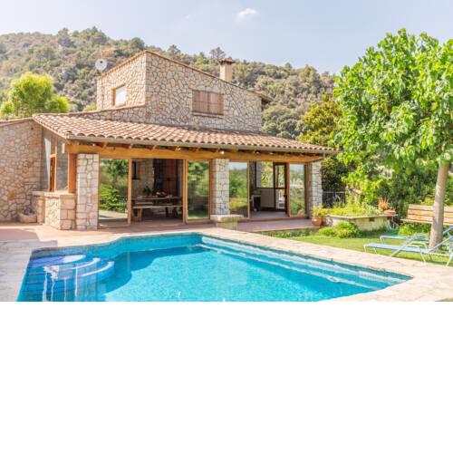 Bonita casa en lugar pintoresco