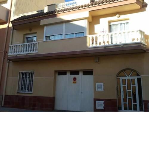 Bonita casa unifamiliar