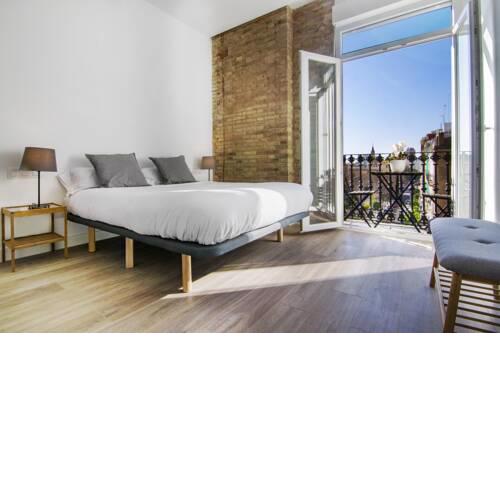 Bonitas HABITACIONES con ladrillo vista y balcón