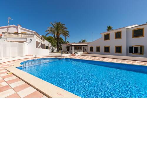 Bonito apartamento con gran terraza privada- C12