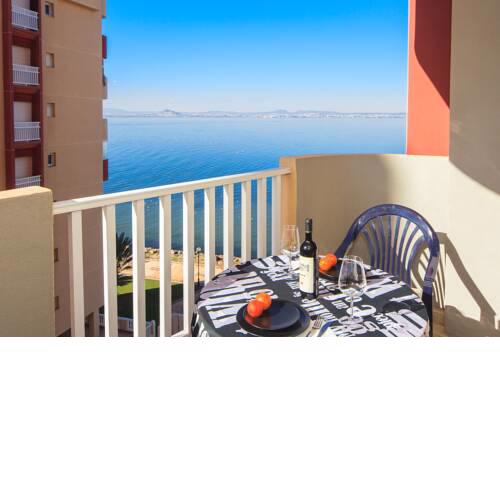 BONITO APARTAMENTO CON VISTAS AL MAR