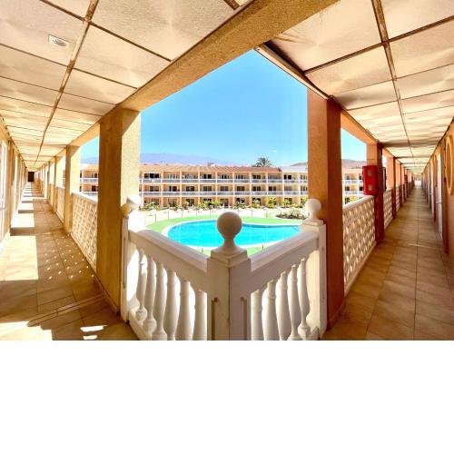 Bonito estudio con Wifi, piscina, balcón, junto al mar en Tenerife Sur