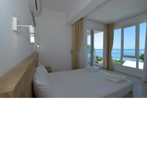 Bonn Beach Hotel by RRH&R