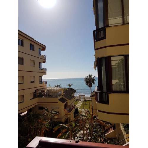 Boutique 1st Beach Line Apartment - Lubina del Sol