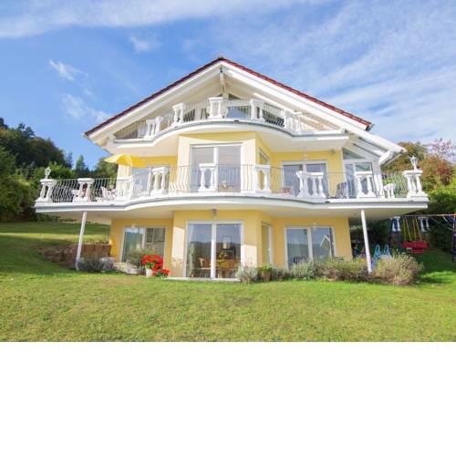 Boutique Apartment with Private Terrace in Bringhausen