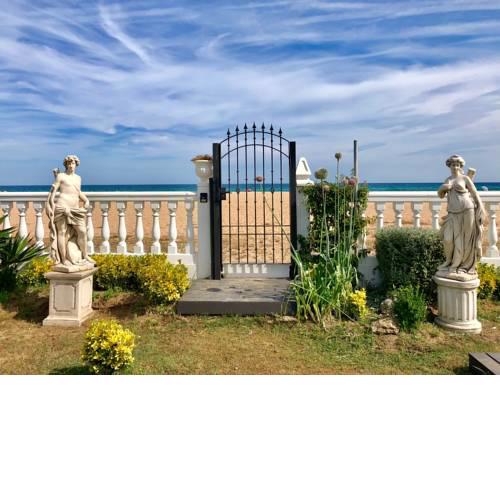 Boutique home the beach