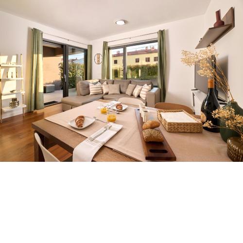 BRAND NEW 1 bedroom apartment with backyard near the beach!