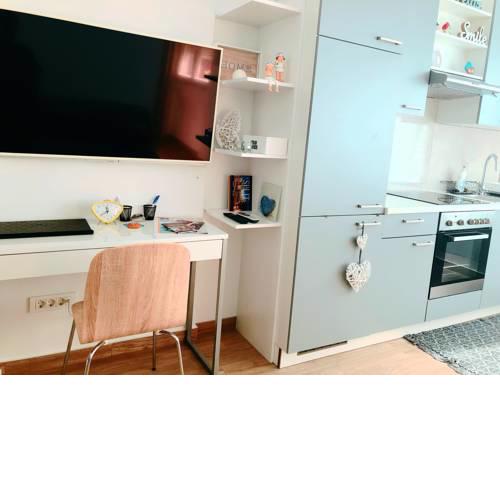 BRAND NEW 1BR near Central Station, Old Town, Beach - 3 minute Walking