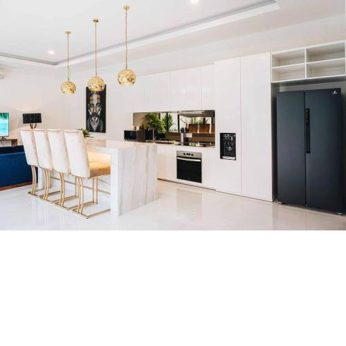 Brand New! 3Bed 3 Bath 3min to Finns! Villa Love 1