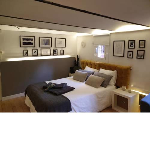 BRAND NEW COZY APPARTMENT CENTRIC