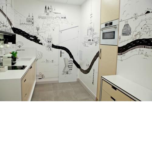 Brand NEW!! Studio with privat patio and garden