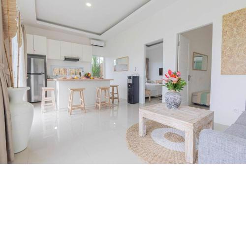 Breathtaking 3BR / Pool, Rice field view / Berawa