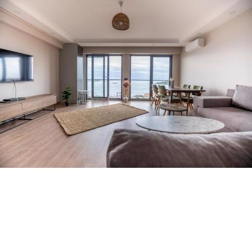Breathtaking Bosphorus View in the Stylish Flat