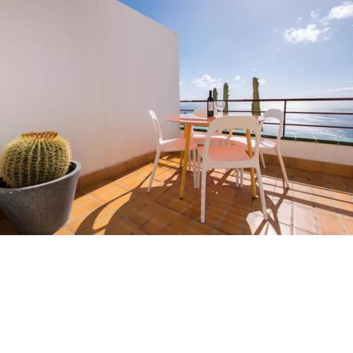 Breathtaking Ocean Views + Parking/ Dishwasher