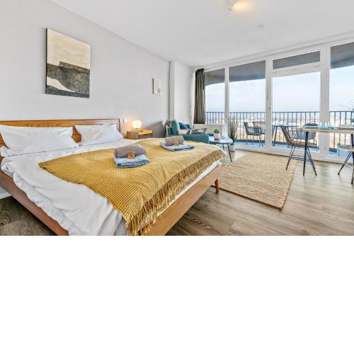 BRIGHT - Fresh Central Studio & Skyline View of Augsburg