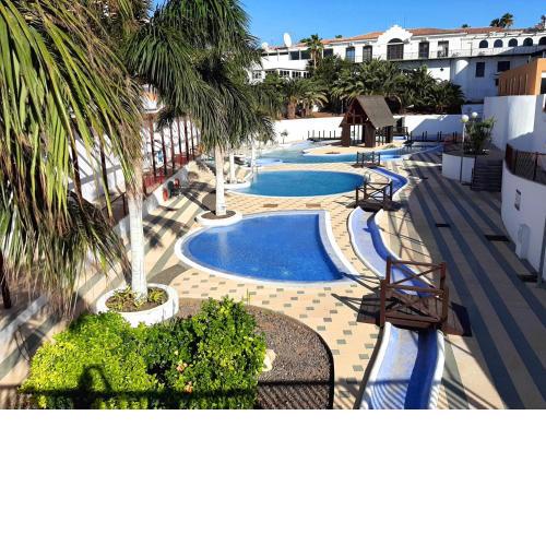 Bright and calm apartment with pools, golf court