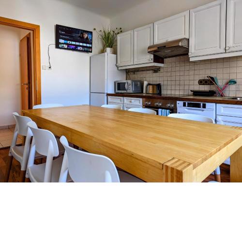 Bright and comfortable unit across from Messe Wels
