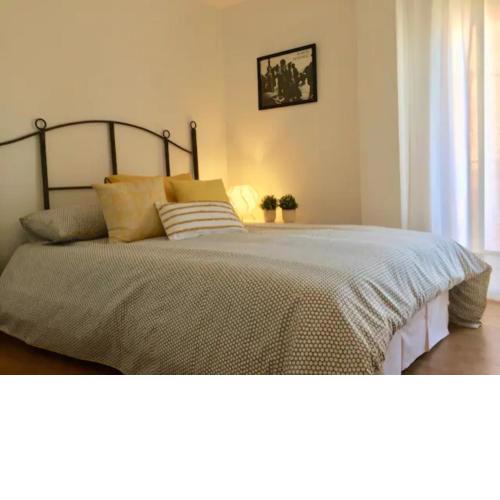 Bright and Cozy apartment in downtown