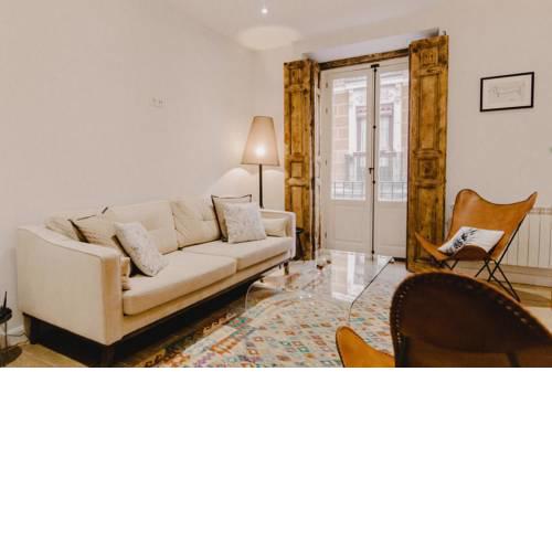 BRIGHT AND COZY FLAT IN THE HEART OF MALASAÑA