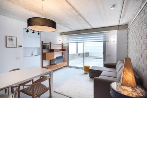 Bright and Modern 2 Bedroom Apartment
