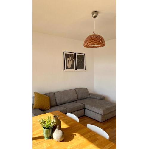 Bright and modern 4BD with terrace near Arc de Triomf