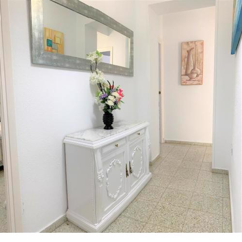 Bright and Modern Apartment 3 bedroom with Balcony E3EV