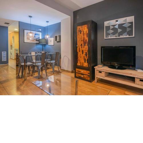 Bright and modern Duplex with terrace in Eixample district P1