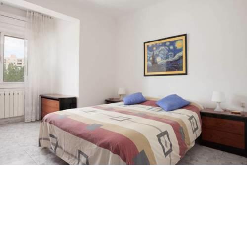 Bright apartment close to congress center & port
