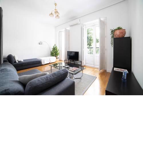 Bright apartment in Historical City Center