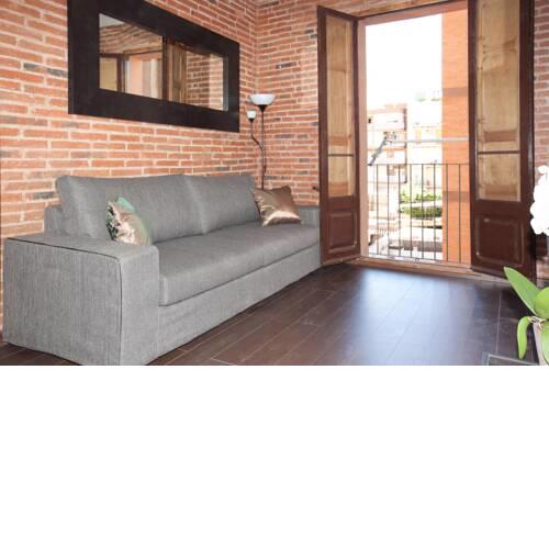 Bright apartment near Sagrada Familia