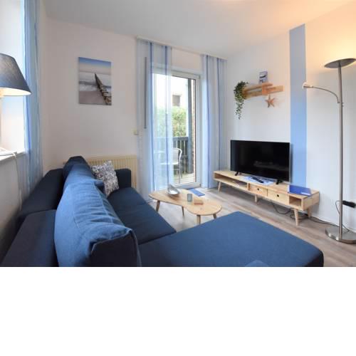Bright apartment near the beach and harbor with terrace
