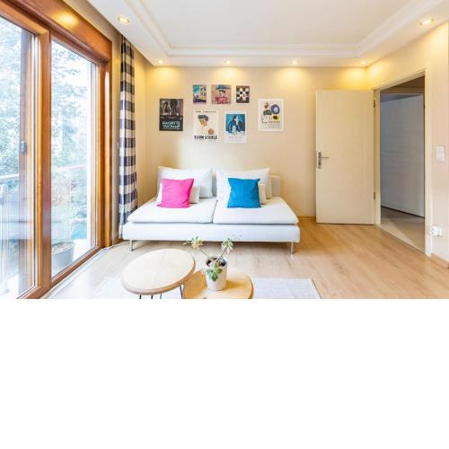 Bright Apartment near Trendy Attractions in Moda