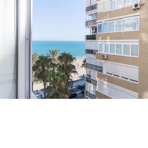 Bright Beachfront 1-Bedroom Apt/Walk To Old Town
