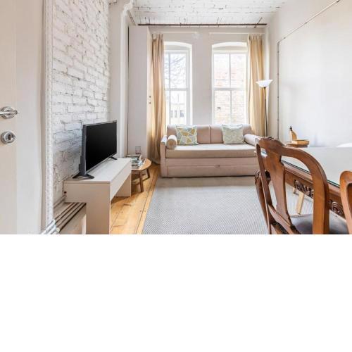 Bright Charming 2bd15bath Galatatower Home! #257