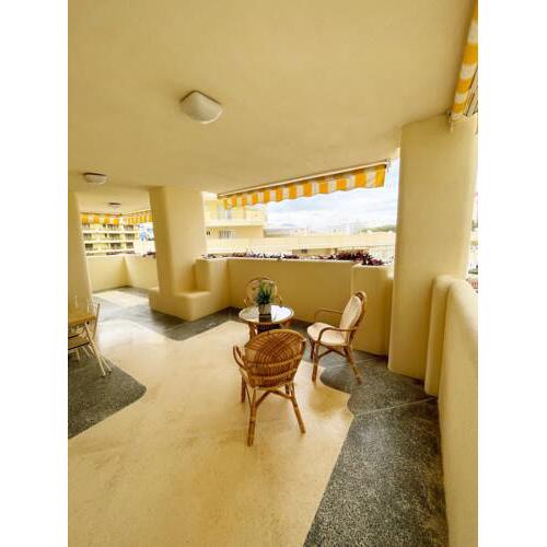Bright flat with terrace close to the beach