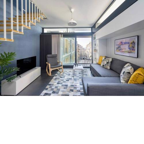 Bright Modern Design New Duplex Loft Patio! #145