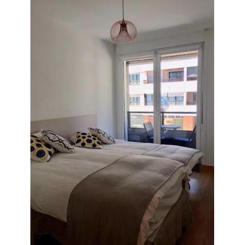 Bright modern flat close to universities and Ondarreta beach