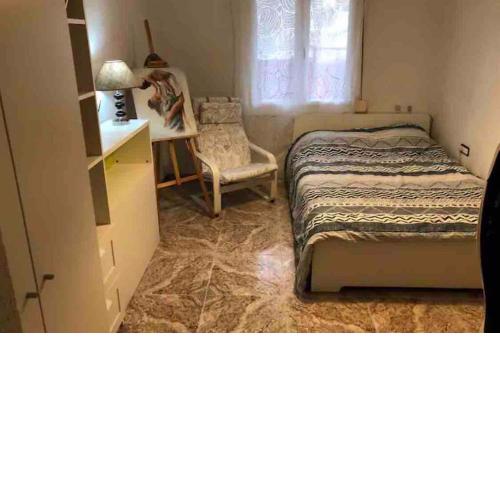 Bright & spacious room in shared house