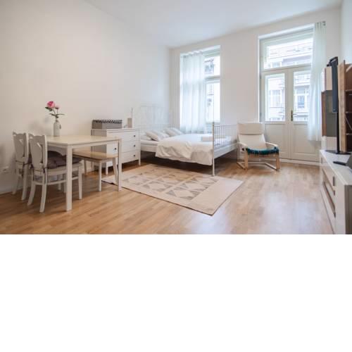 Bright studio in centre of Prague by easyBNB