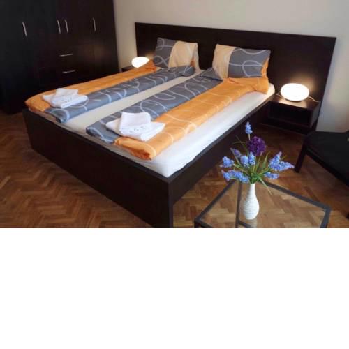 Bright Stylish Apt in DT +A/C +5minOldTownSq