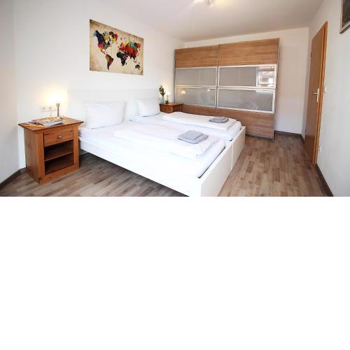 Bright & Sunny Holiday-Flat with private Parking