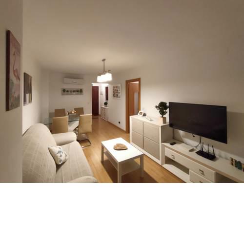 Brilliant apartment in city center with FREE PARKING