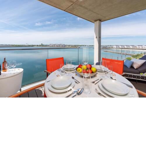 Brise- direkt am Wasser, Hafenblick, Fahrstuhl, Sauna, ueberdachter Balkon