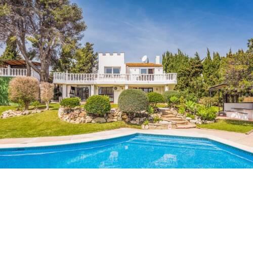 Buenas Noches Villa Sleeps 10 with Pool Air Con and WiFi