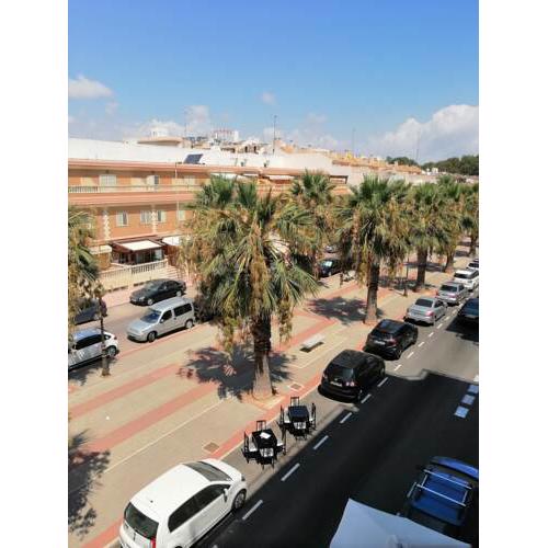 Bueno apartamento con vistas el mar