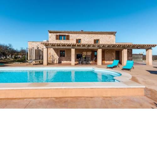 Buger Villa Sleeps 8 with Pool Air Con and WiFi