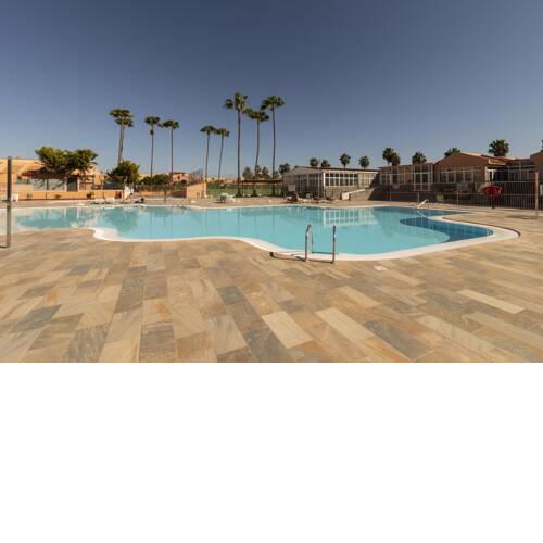 Bungalow 6P terraza privada, piscina, barbacoa by Lightbooking.